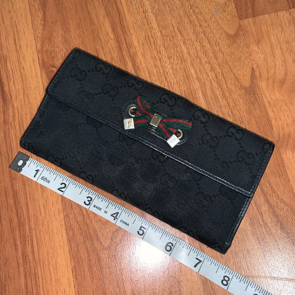 Authentic Gucci Monogram GG Canvas Flap Wallet with Bow - Picture 3 of 16